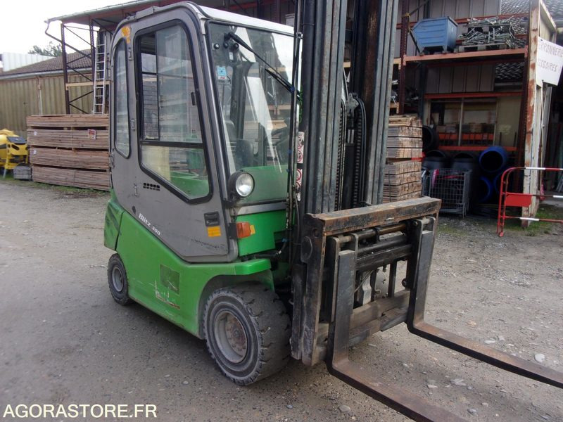 CHARIOT ÉLÉVATEUR 3 TONNES POSITIONNEUR DE FOURCHES ELECTRIQUE CESAB - Elektrický vysokozdvižný vozík: obrázok 1 CHARIOT ÉLÉVATEUR 3 TONNES POSITIONNEUR DE FOURCHES ELECTRIQUE CESAB - Elektrický vysokozdvižný vozík: obrázok 1
