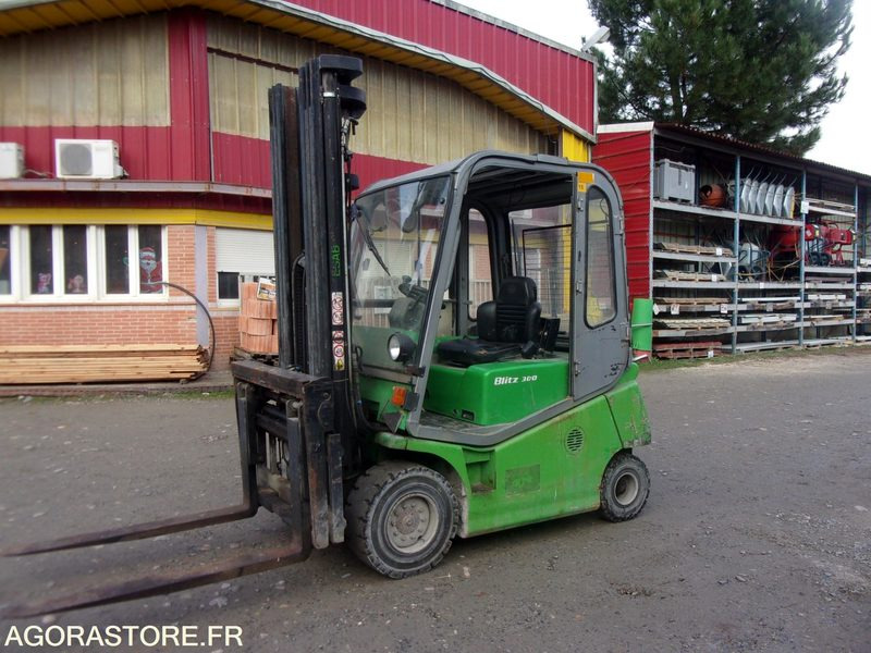 CHARIOT ÉLÉVATEUR 3 TONNES POSITIONNEUR DE FOURCHES ELECTRIQUE CESAB - Elektrický vysokozdvižný vozík: obrázok 2 CHARIOT ÉLÉVATEUR 3 TONNES POSITIONNEUR DE FOURCHES ELECTRIQUE CESAB - Elektrický vysokozdvižný vozík: obrázok 2