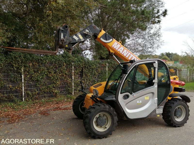 CHARIOT TELESCOPIQUE FIXE - MANITOU - 2.5 T - 2014 / 3910 HEURES - Teleskopický nakladač: obrázok 3 CHARIOT TELESCOPIQUE FIXE - MANITOU - 2.5 T - 2014 / 3910 HEURES - Teleskopický nakladač: obrázok 3