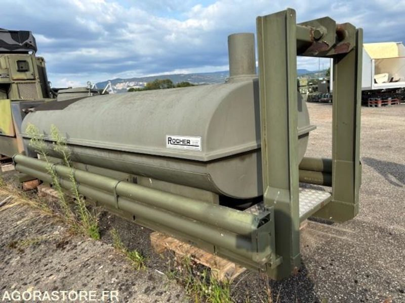 CITERNE AMPLIROLL 4000 LITRES - Hákový nosič kontajnerov: obrázok 2 CITERNE AMPLIROLL 4000 LITRES - Hákový nosič kontajnerov: obrázok 2