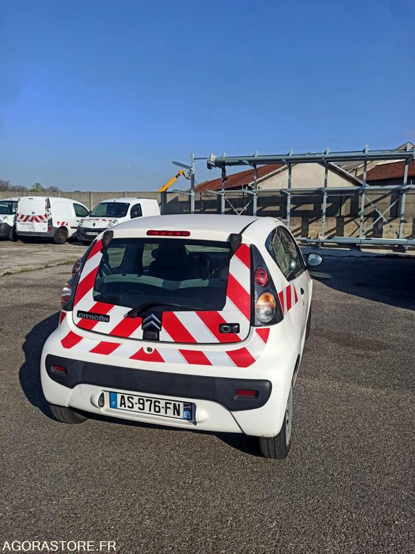 CITROEN C1 3 PORTES 5  PLACES 1L 60 CH 2008 51349 KM - Automobil: obrázok 4 CITROEN C1 3 PORTES 5  PLACES 1L 60 CH 2008 51349 KM - Automobil: obrázok 4