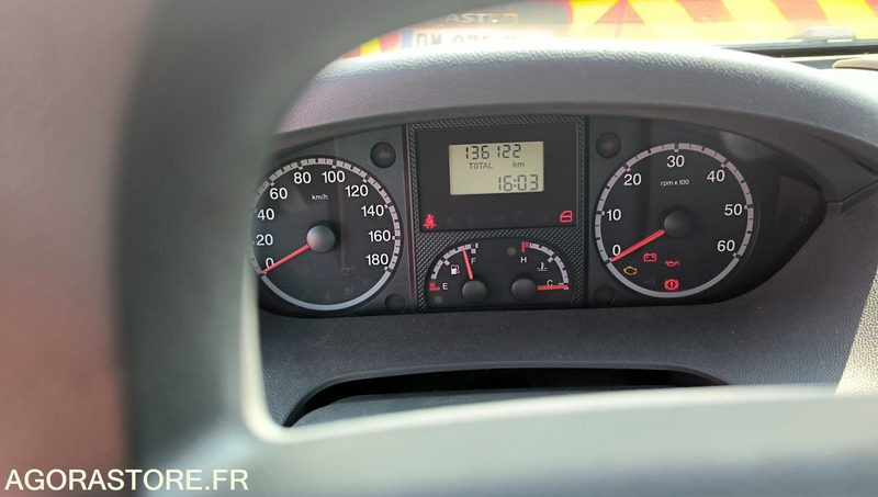 CITROËN JUMPER III 2,HDI 100CV - 2009 - 136122kms - Furgon: obrázok 5 CITROËN JUMPER III 2,HDI 100CV - 2009 - 136122kms - Furgon: obrázok 5