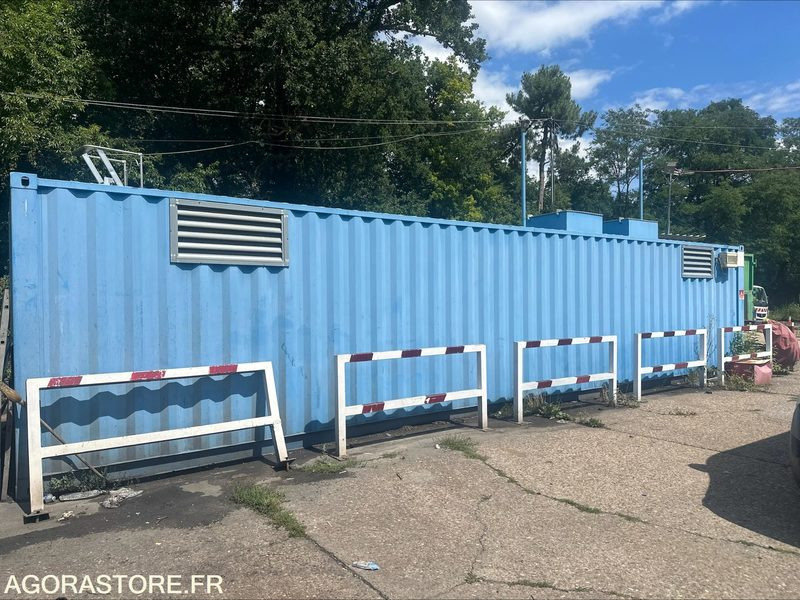 CONTAINER AVEC CUVE DE 40 000L & SYSTEME DE DISTRIBUTION CARBURANT - 2015 - Nástroj/ Vybavenie: obrázok 1 CONTAINER AVEC CUVE DE 40 000L & SYSTEME DE DISTRIBUTION CARBURANT - 2015 - Nástroj/ Vybavenie: obrázok 1