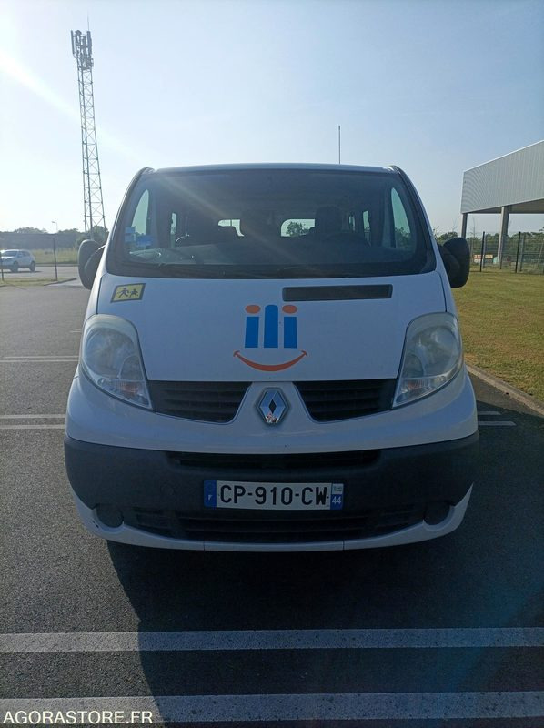 CP-910-CW - Roulant - RENAULT TRAFIC - VP - 9 Places - 308 000 Kms - Minibus, Mikrobus: obrázok 3 CP-910-CW - Roulant - RENAULT TRAFIC - VP - 9 Places - 308 000 Kms - Minibus, Mikrobus: obrázok 3