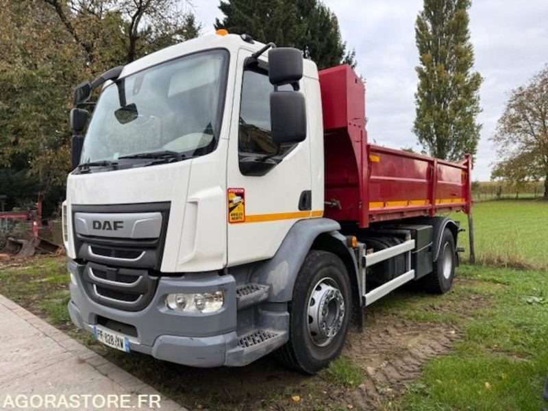 Camion Benne DAF LF320 - 2019 - 62 460 km - Sklápač: obrázok 1 Camion Benne DAF LF320 - 2019 - 62 460 km - Sklápač: obrázok 1