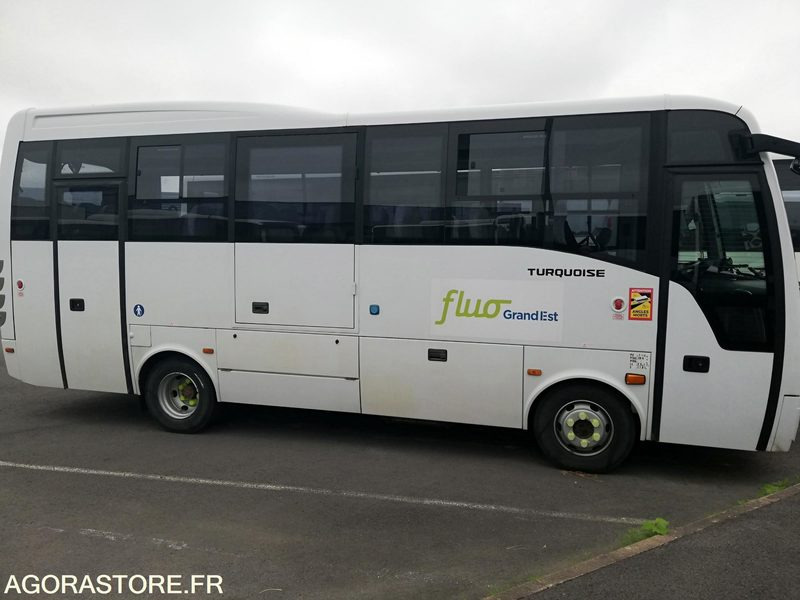 Car Isuzu Turquoise - 2017 - 110 000 km - Školský autobus: obrázok 1 Car Isuzu Turquoise - 2017 - 110 000 km - Školský autobus: obrázok 1