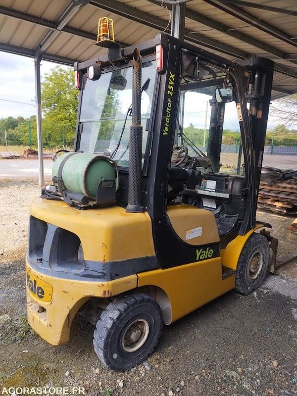 Chariot Élévateur YALE GLP25VX (2007) - Pour Pièces ou Réparation - Plynový vysokozdvižný vozík: obrázok 3 Chariot Élévateur YALE GLP25VX (2007) - Pour Pièces ou Réparation - Plynový vysokozdvižný vozík: obrázok 3