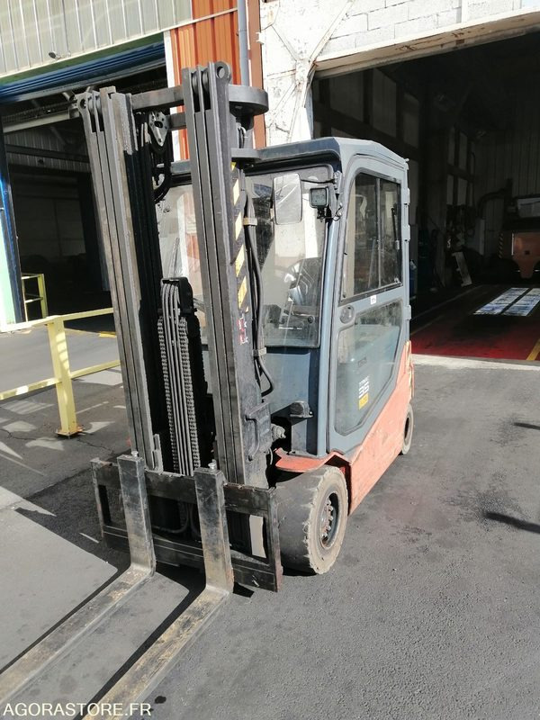Chariot Toyota 8-FBMT-35 - 2015 (5208) - Elektrický vysokozdvižný vozík: obrázok 4 Chariot Toyota 8-FBMT-35 - 2015 (5208) - Elektrický vysokozdvižný vozík: obrázok 4