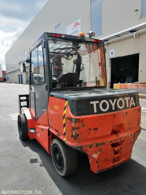 Chariot Toyota 8FBMHT85 - 2015 (5213) - Elektrický vysokozdvižný vozík: obrázok 5 Chariot Toyota 8FBMHT85 - 2015 (5213) - Elektrický vysokozdvižný vozík: obrázok 5