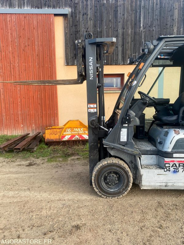 Chariot élévateur GAZ NISSAN 1.8T - Plynový vysokozdvižný vozík: obrázok 2 Chariot élévateur GAZ NISSAN 1.8T - Plynový vysokozdvižný vozík: obrázok 2