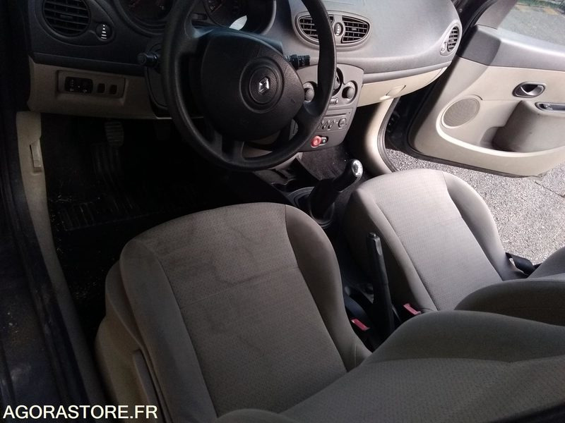 Clio 1.5 dci 1er main du 10.07.2007 131100kms type MRE5222EF558 - Automobil: obrázok 4 Clio 1.5 dci 1er main du 10.07.2007 131100kms type MRE5222EF558 - Automobil: obrázok 4