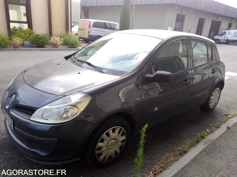 Clio 1.5 dci 1er main du 10.07.2007 131100kms type MRE5222EF558 - Automobil: obrázok 1 Clio 1.5 dci 1er main du 10.07.2007 131100kms type MRE5222EF558 - Automobil: obrázok 1