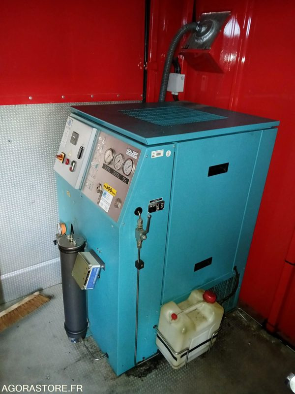 Compresseur HP air respirable BAUER MV120, avec rampe de gonflage 6 flexibles - Vzduchový kompresor: obrázok 1 Compresseur HP air respirable BAUER MV120, avec rampe de gonflage 6 flexibles - Vzduchový kompresor: obrázok 1