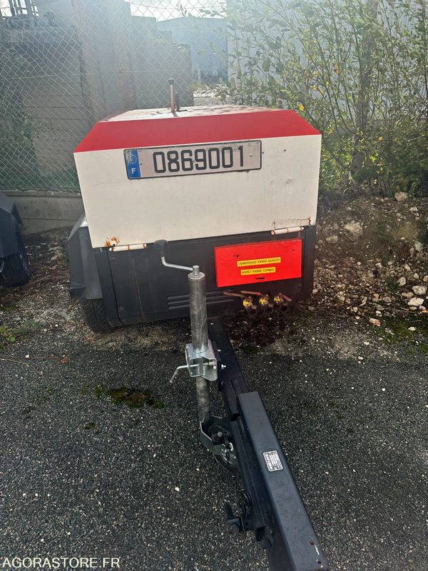 Compresseur mobile INGERSOLL P180 5m3/mm - Vzduchový kompresor: obrázok 1 Compresseur mobile INGERSOLL P180 5m3/mm - Vzduchový kompresor: obrázok 1