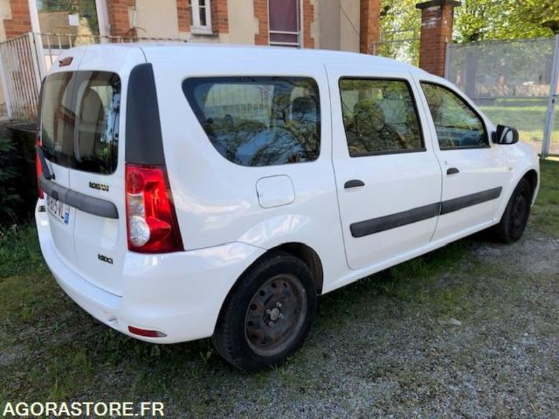 DACIA LOGAN - Automobil: obrázok 3 DACIA LOGAN - Automobil: obrázok 3