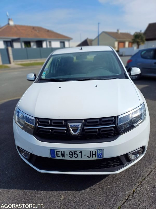 DACIA SANDERO EW-951-JH - 2018 - 179 000 km - Automobil: obrázok 1 DACIA SANDERO EW-951-JH - 2018 - 179 000 km - Automobil: obrázok 1