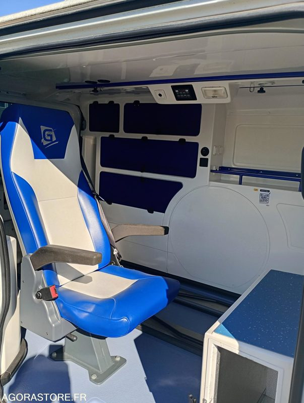 DB-331-DX - Non Roulant - RENAULT TRAFIC - VASP - 241 322 Kms - Sanitka: obrázok 5 DB-331-DX - Non Roulant - RENAULT TRAFIC - VASP - 241 322 Kms - Sanitka: obrázok 5