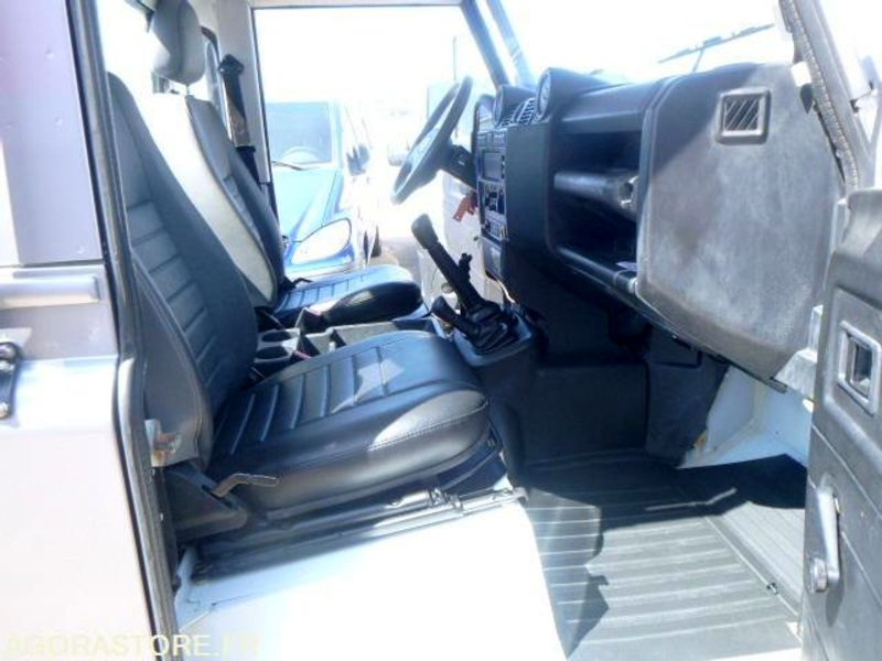 DEFENDER -Land Rover - 2011 - 131930km - 122ch - BON ETAT - SUV: obrázok 5 DEFENDER -Land Rover - 2011 - 131930km - 122ch - BON ETAT - SUV: obrázok 5