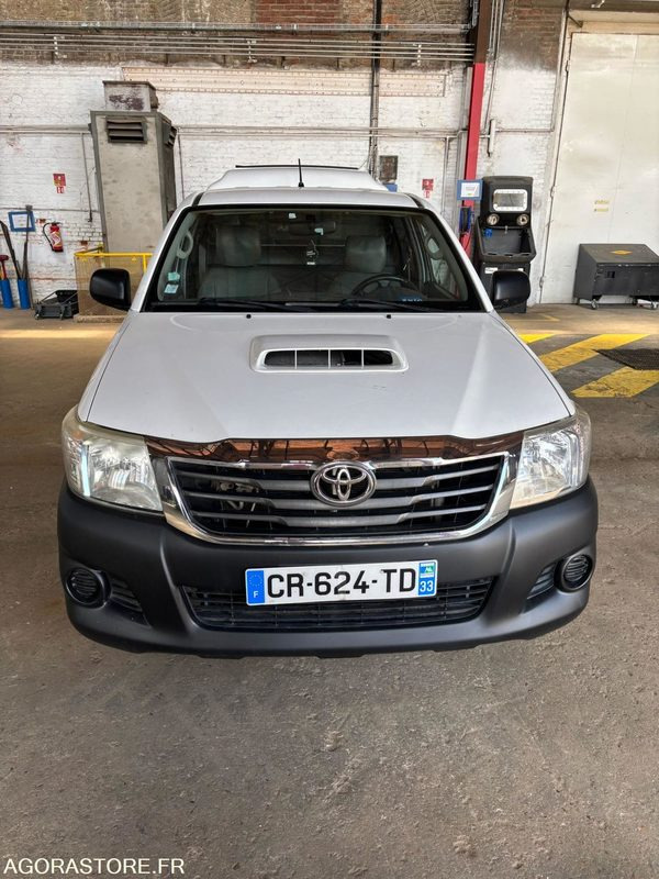 PICK UP 4x4 - TOYOTA HILUX - 289 356 KM (P1300081) - Dodávka: obrázok 2 PICK UP 4x4 - TOYOTA HILUX - 289 356 KM (P1300081) - Dodávka: obrázok 2