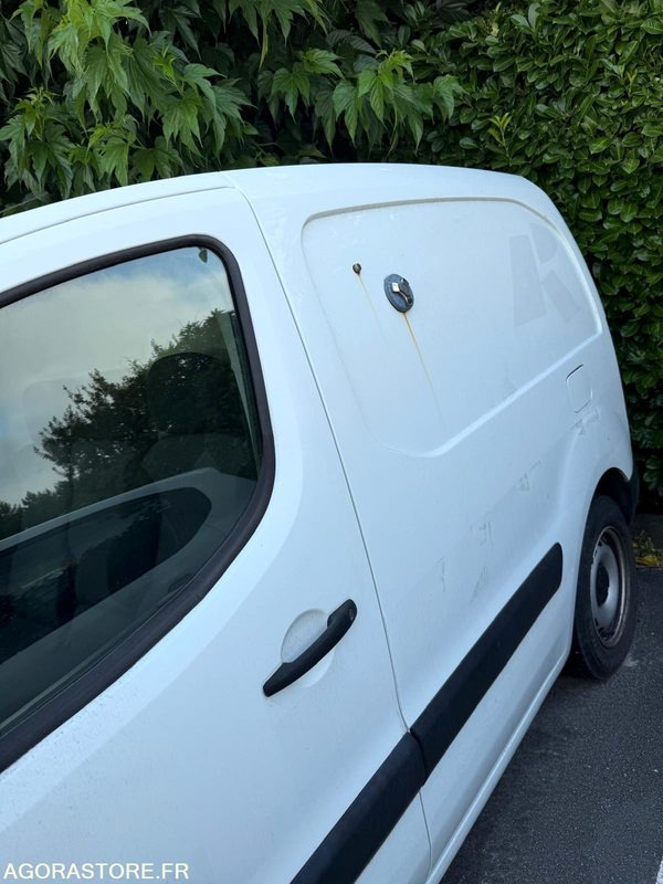 Utilitaire Peugeot Partner 28/07/2017 - 183333 kms - Dodávka: obrázok 3 Utilitaire Peugeot Partner 28/07/2017 - 183333 kms - Dodávka: obrázok 3