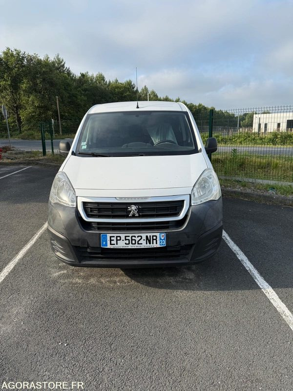 Utilitaire Peugeot Partner 28/07/2017 - 199 000 KMS - Dodávka: obrázok 4 Utilitaire Peugeot Partner 28/07/2017 - 199 000 KMS - Dodávka: obrázok 4