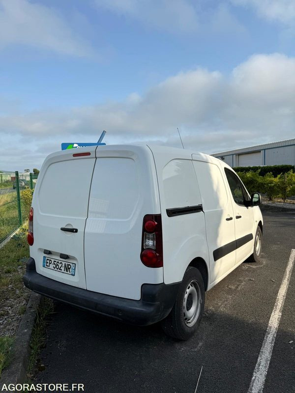 Utilitaire Peugeot Partner 28/07/2017 - 199 000 KMS - Dodávka: obrázok 2 Utilitaire Peugeot Partner 28/07/2017 - 199 000 KMS - Dodávka: obrázok 2
