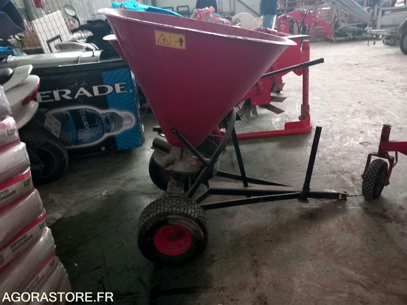 Epandeur 150 litre à engrais trainé pour autoporté (EMTR150) - Záhradná technika: obrázok 2 Epandeur 150 litre à engrais trainé pour autoporté (EMTR150) - Záhradná technika: obrázok 2