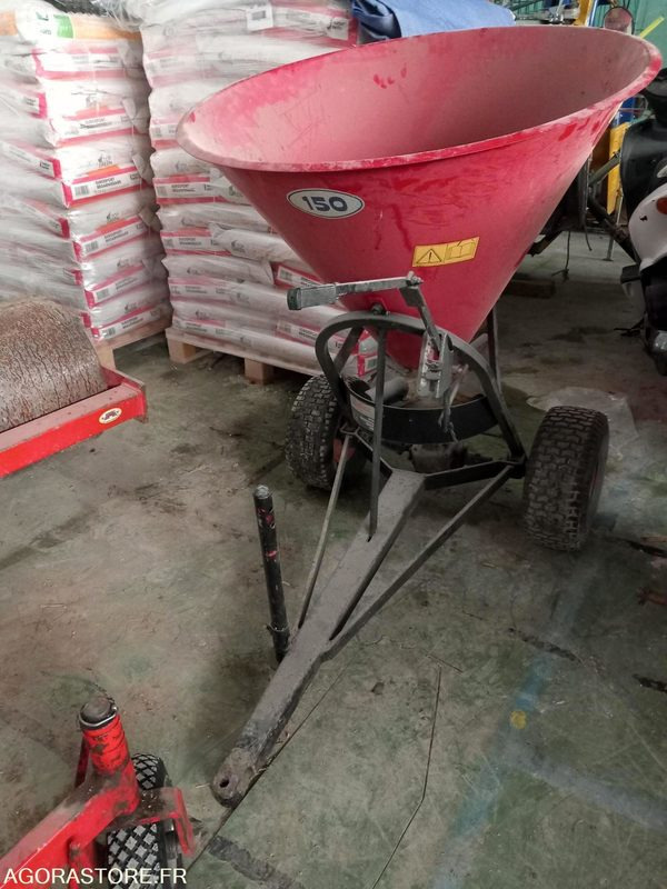 Epandeur 150 litre à engrais trainé pour autoporté (EMTR150) - Záhradná technika: obrázok 1 Epandeur 150 litre à engrais trainé pour autoporté (EMTR150) - Záhradná technika: obrázok 1