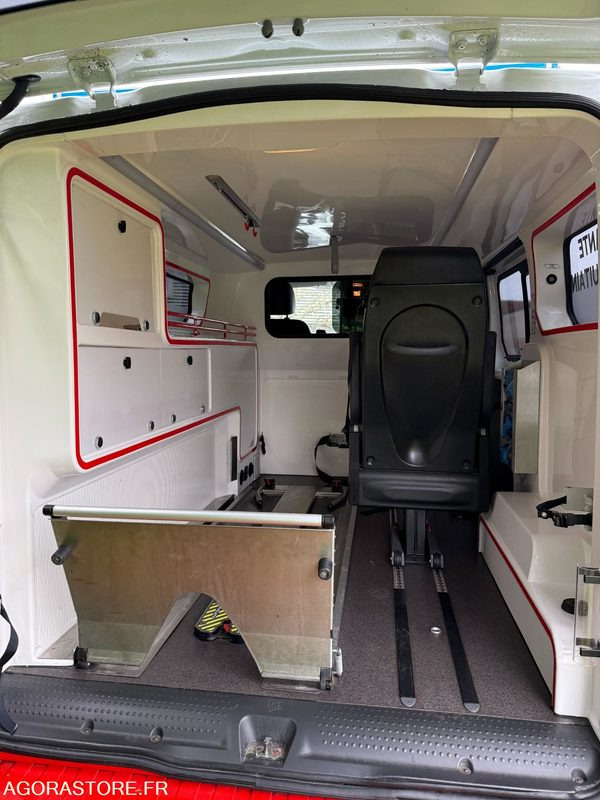 FF-800-VF - Roulant - RENAULT TRAFIC - VASP - CG KS - 337 746 Kms - Sanitka: obrázok 5 FF-800-VF - Roulant - RENAULT TRAFIC - VASP - CG KS - 337 746 Kms - Sanitka: obrázok 5