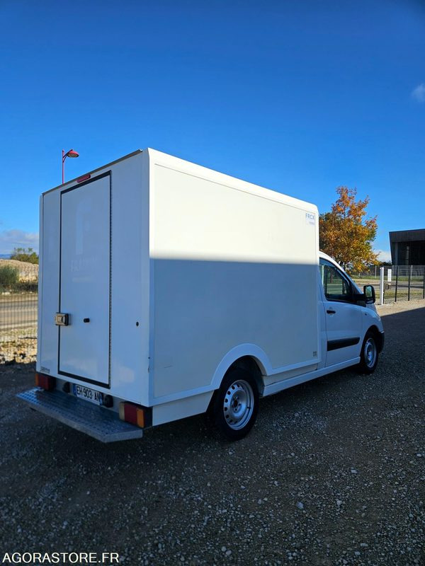 FIAT SCUDO 2.0 130 CAISSE FRIGORIFIQUE FRCX 3 PLACES - Chladiarenská dodávka: obrázok 4 FIAT SCUDO 2.0 130 CAISSE FRIGORIFIQUE FRCX 3 PLACES - Chladiarenská dodávka: obrázok 4