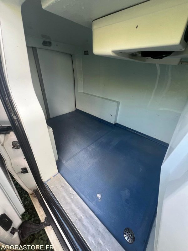 FIAT- SCUDO - 2016 - 230 000 KM - FRIGORIFIQUE MULTI TEMPERATURE - Chladiarenská dodávka: obrázok 4 FIAT- SCUDO - 2016 - 230 000 KM - FRIGORIFIQUE MULTI TEMPERATURE - Chladiarenská dodávka: obrázok 4