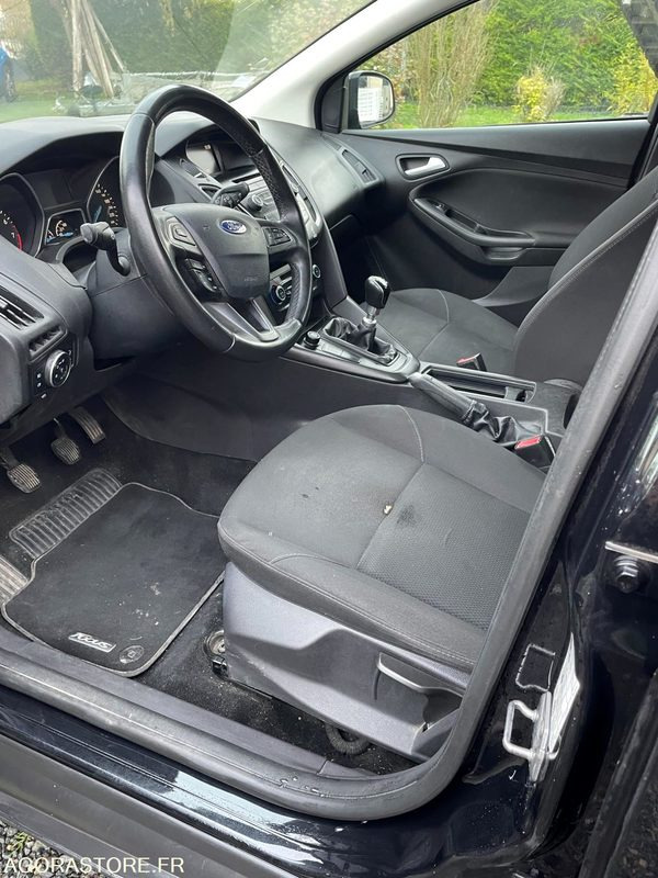 FORD-FOCUS-2015-170332KMS - Automobil: obrázok 5 FORD-FOCUS-2015-170332KMS - Automobil: obrázok 5