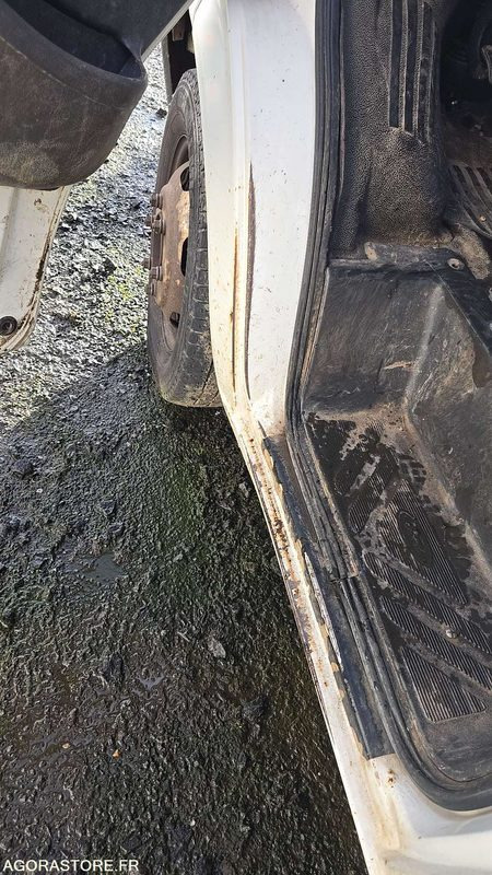 FORD TRANSIT BENNE - 2004 - 197373 KM - 4036-XJ-22 - Dodávka sklápač: obrázok 5 FORD TRANSIT BENNE - 2004 - 197373 KM - 4036-XJ-22 - Dodávka sklápač: obrázok 5