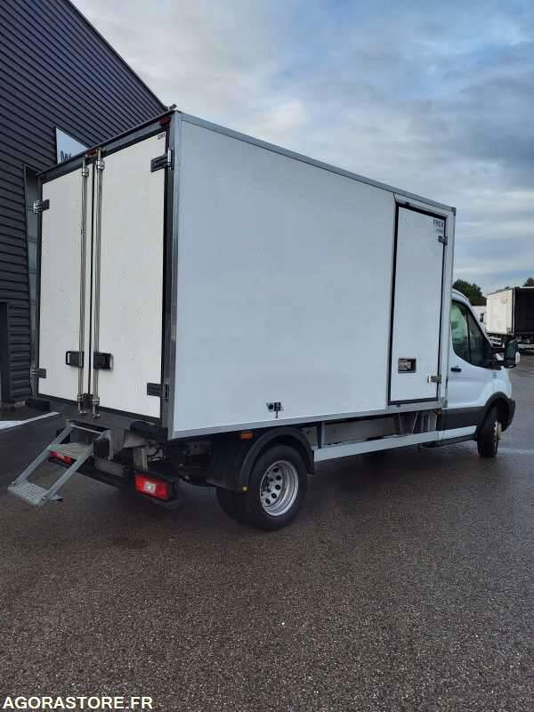 FORD TRANSIT CHASSIS CABINE- 2019- 115879KM - Chladiarenská dodávka: obrázok 3 FORD TRANSIT CHASSIS CABINE- 2019- 115879KM - Chladiarenská dodávka: obrázok 3
