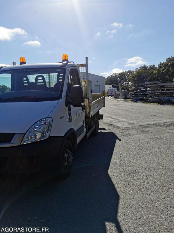 FOURGON BENNE - IVECO - DAILY 35C13 - 2011 / 264350 KM - BJ028EC - Dodávka sklápač: obrázok 3 FOURGON BENNE - IVECO - DAILY 35C13 - 2011 / 264350 KM - BJ028EC - Dodávka sklápač: obrázok 3