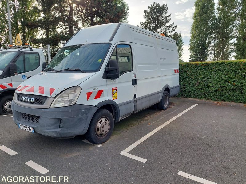FOURGON IVECO AVEC GROUPE HP / AX781YP (VENTE EXPORT UNIQUEMENT) - Furgon: obrázok 1 FOURGON IVECO AVEC GROUPE HP / AX781YP (VENTE EXPORT UNIQUEMENT) - Furgon: obrázok 1