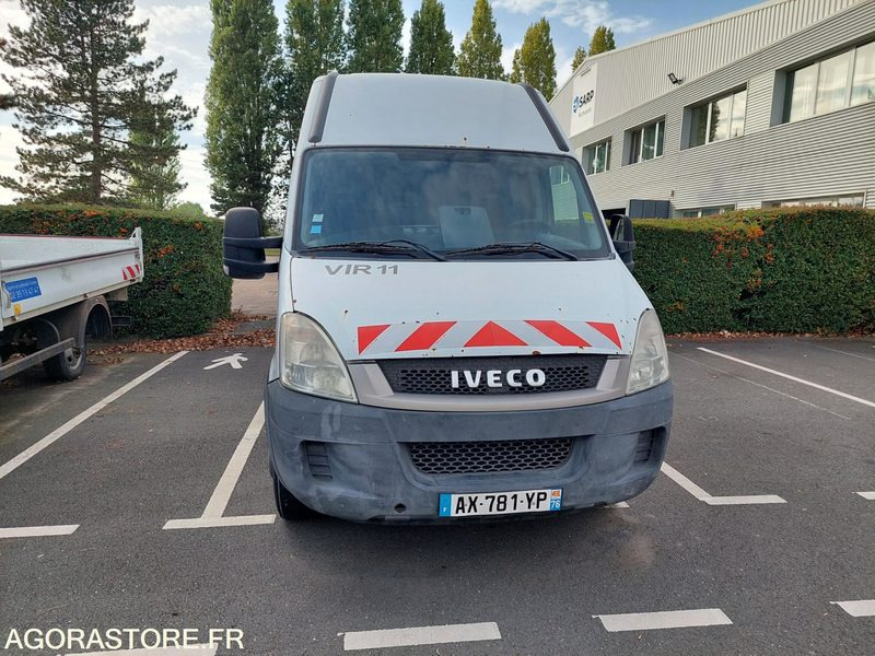 FOURGON IVECO AVEC GROUPE HP / AX781YP (VENTE EXPORT UNIQUEMENT) - Furgon: obrázok 2 FOURGON IVECO AVEC GROUPE HP / AX781YP (VENTE EXPORT UNIQUEMENT) - Furgon: obrázok 2