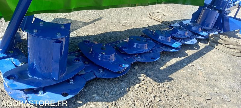 Faucheuse rotative 2m80 - Kosačka: obrázok 4 Faucheuse rotative 2m80 - Kosačka: obrázok 4