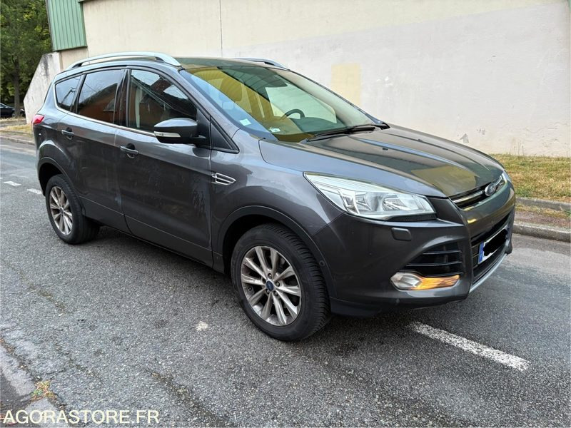 Ford Kuga 2.0l Tdci Powershift 4x4 - 2016 - 270 000km - Automobil: obrázok 4 Ford Kuga 2.0l Tdci Powershift 4x4 - 2016 - 270 000km - Automobil: obrázok 4