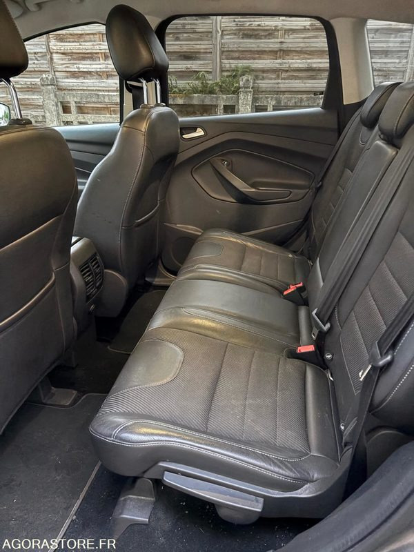 Ford Kuga 2.0l Tdci Powershift 4x4 - 2016 - 270 000km - Automobil: obrázok 5 Ford Kuga 2.0l Tdci Powershift 4x4 - 2016 - 270 000km - Automobil: obrázok 5