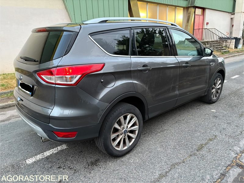 Ford Kuga 2.0l Tdci Powershift 4x4 - 2016 - 270 000km - Automobil: obrázok 2 Ford Kuga 2.0l Tdci Powershift 4x4 - 2016 - 270 000km - Automobil: obrázok 2