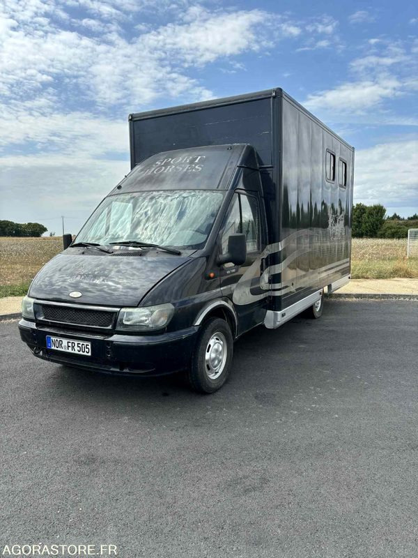 Fourgon FORD - Transport de 2 Chevaux - 2004 - 137 510 KM - Furgon: obrázok 1 Fourgon FORD - Transport de 2 Chevaux - 2004 - 137 510 KM - Furgon: obrázok 1