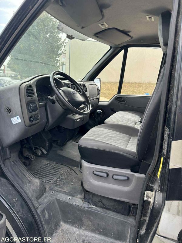 Fourgon FORD - Transport de 2 Chevaux - 2004 - 137 510 KM - Furgon: obrázok 5 Fourgon FORD - Transport de 2 Chevaux - 2004 - 137 510 KM - Furgon: obrázok 5