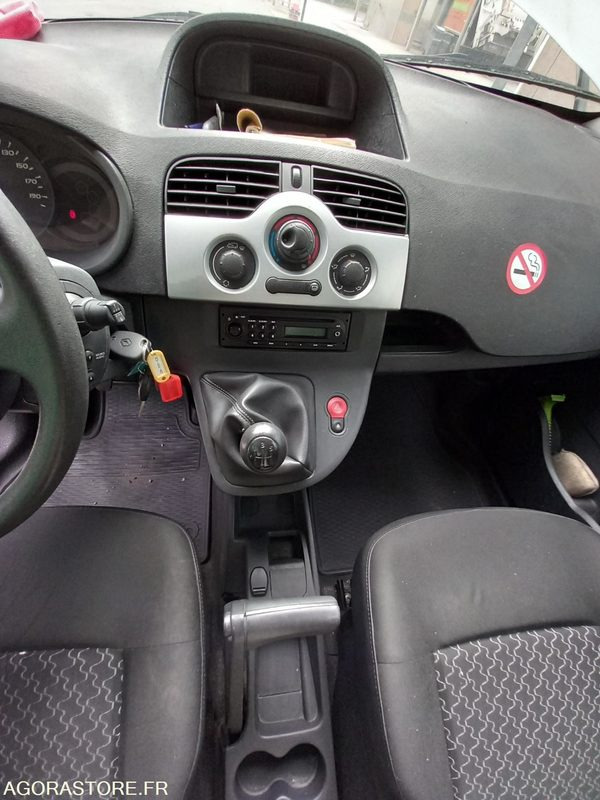 Fourgonnette frigorifique RENAULT - CN707CZ - Malá dodávka: obrázok 5 Fourgonnette frigorifique RENAULT - CN707CZ - Malá dodávka: obrázok 5