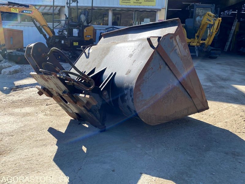 GODET GRAND VOLUME POUR CHARIOT ELEVATEUR - Année 1996 - Stavebné zariadenia: obrázok 4 GODET GRAND VOLUME POUR CHARIOT ELEVATEUR - Année 1996 - Stavebné zariadenia: obrázok 4