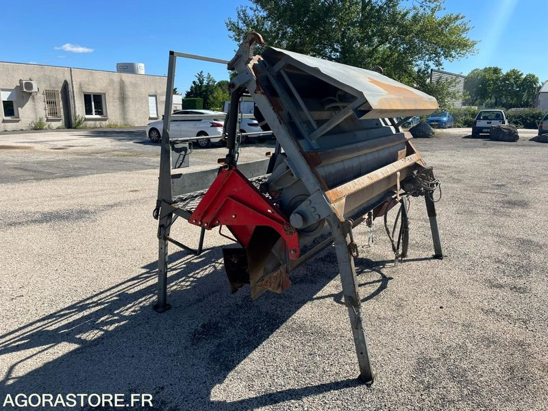 GRAVILLONNEUR ROLA 450 MAUGUIN D'OCCASION - Asfaltovací stroj: obrázok 4 GRAVILLONNEUR ROLA 450 MAUGUIN D'OCCASION - Asfaltovací stroj: obrázok 4