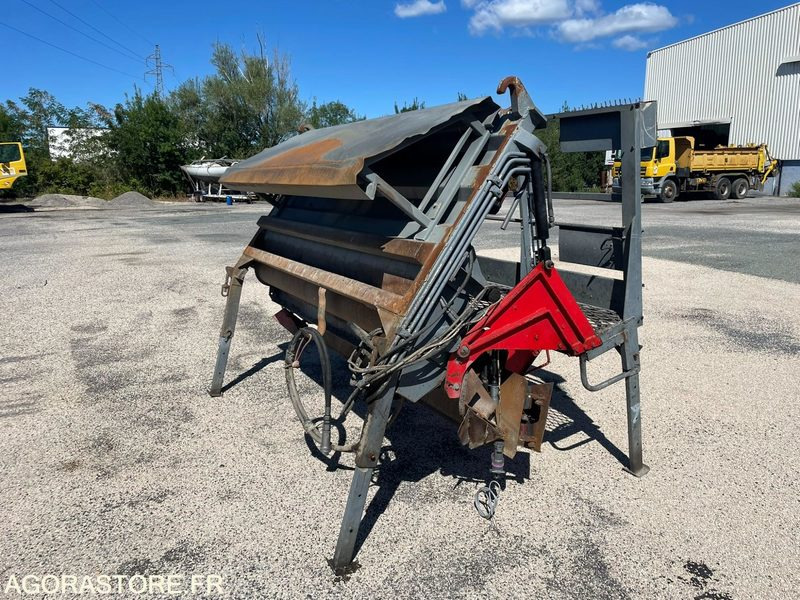 GRAVILLONNEUR ROLA 450 MAUGUIN D'OCCASION - Asfaltovací stroj: obrázok 5 GRAVILLONNEUR ROLA 450 MAUGUIN D'OCCASION - Asfaltovací stroj: obrázok 5