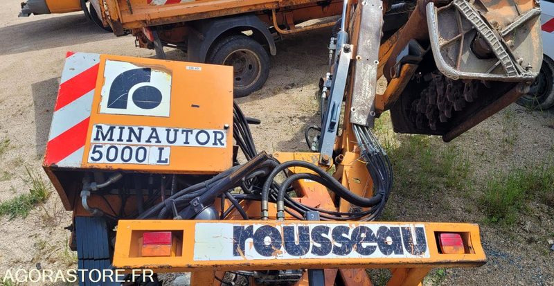 GROUPE DE FAUCHAGE - DEBROUSSAILLAGE COMPLET - Záhradná technika: obrázok 1 GROUPE DE FAUCHAGE - DEBROUSSAILLAGE COMPLET - Záhradná technika: obrázok 1
