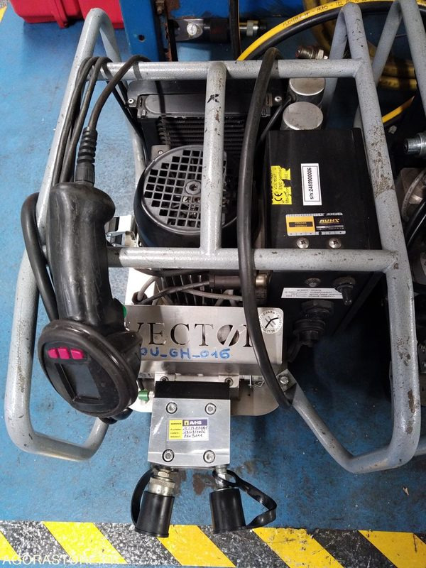 GROUPE HYDRAULIQUE POUR SERRAGE - Nástroj/ Vybavenie: obrázok 1 GROUPE HYDRAULIQUE POUR SERRAGE - Nástroj/ Vybavenie: obrázok 1