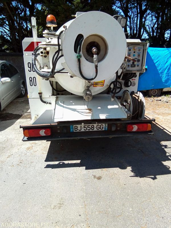 Hydrocureur Nissan cabstar année 2000 405300 kms - Fekálne vozidlo: obrázok 1 Hydrocureur Nissan cabstar année 2000 405300 kms - Fekálne vozidlo: obrázok 1